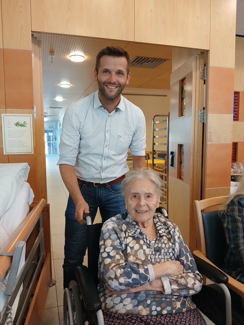 Jubilarin mit Direktor