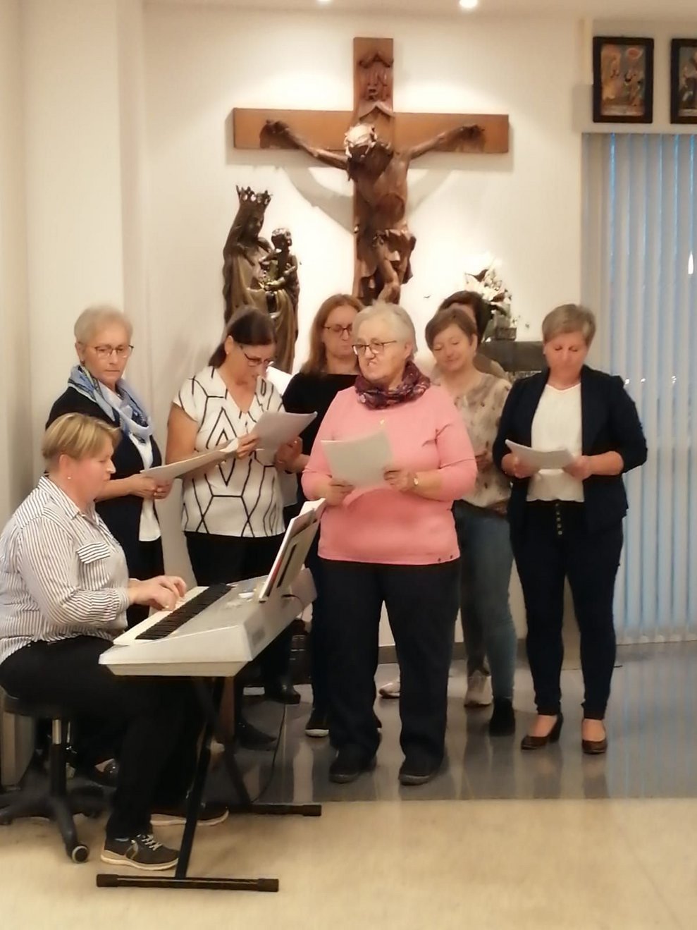 Chor aus Langschwarza umrahmt die Messe musikalisch