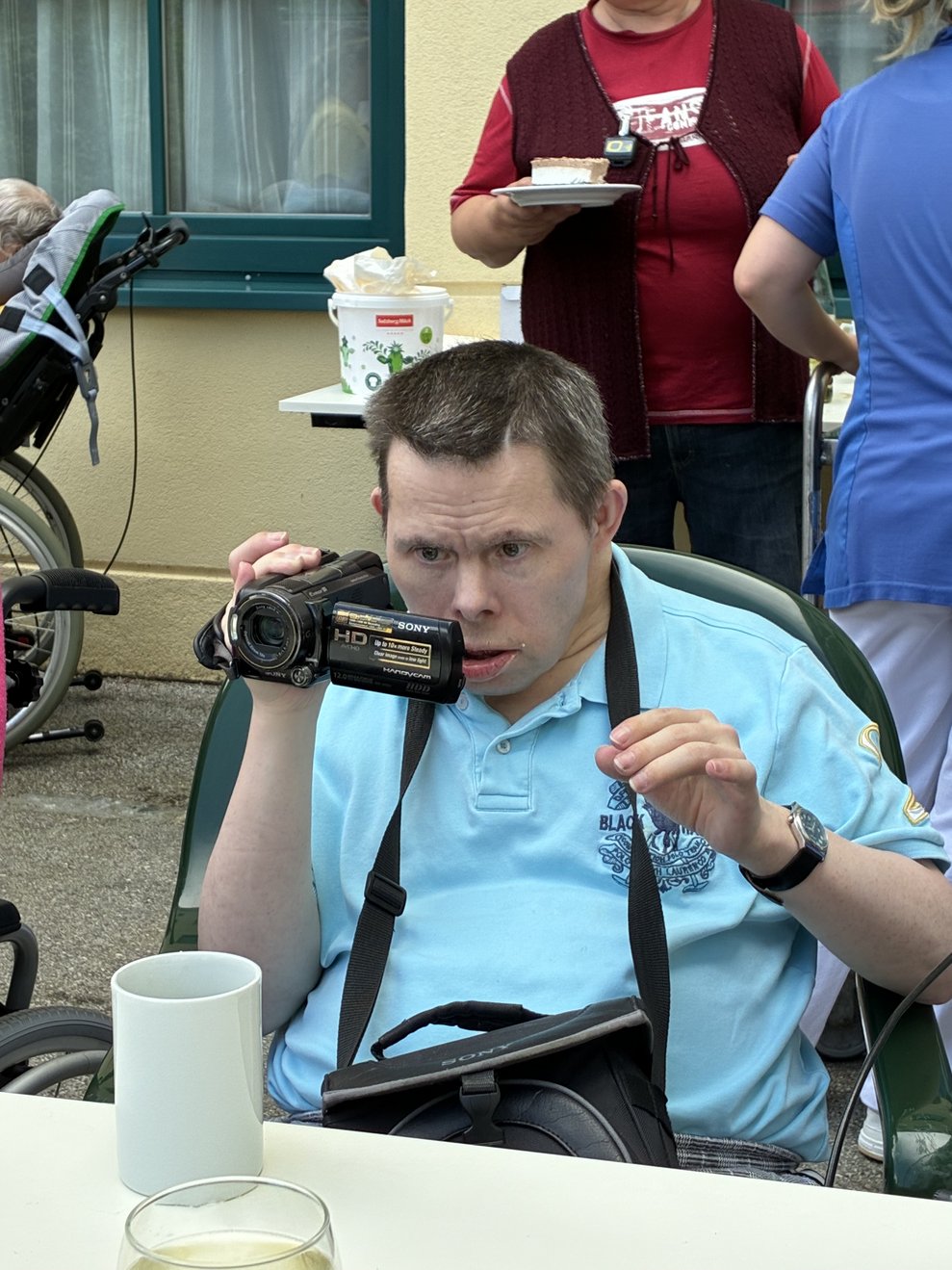 Heimbewohner filmt