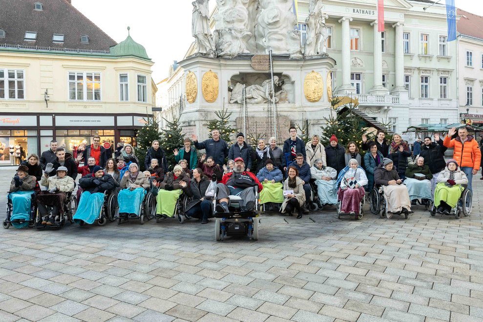 Viele BewohnerInnen machten sich mit haupt- und ehrenamtlichen MitarbeiterInnen...