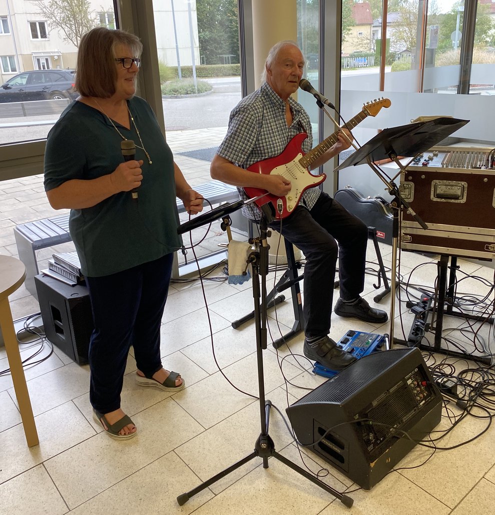 Das Herrensee Duo spielt am Oktoberfest auf.