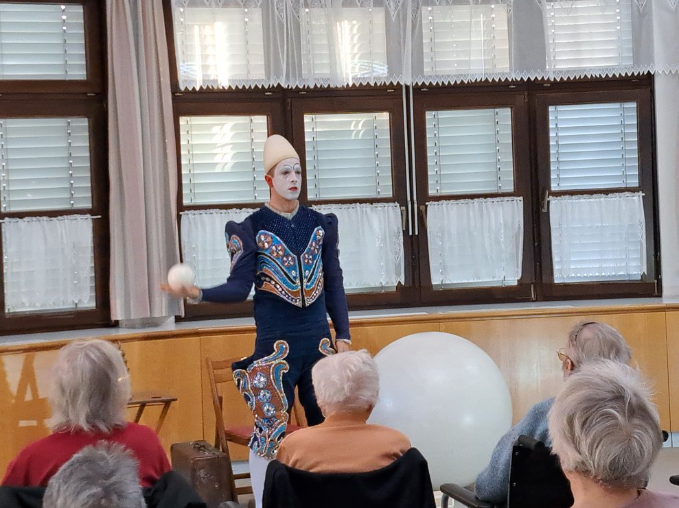 Der Clown bei der Vorstellung.